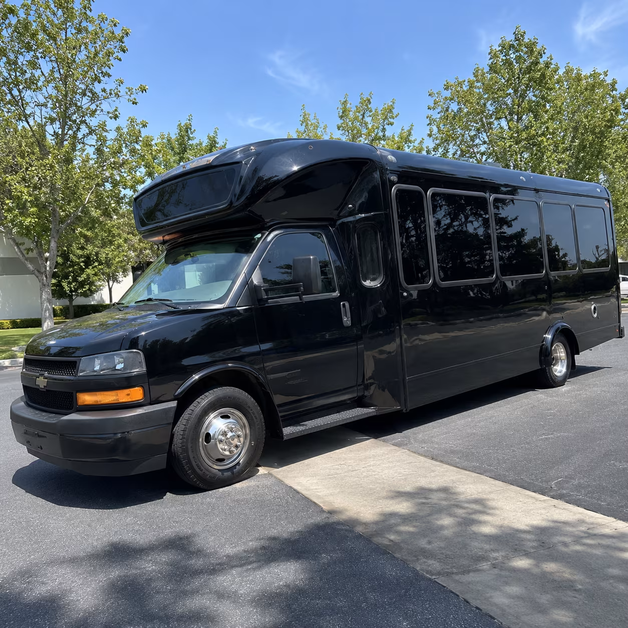 Mountain View Winery Tour & Pub Crawl Transportation