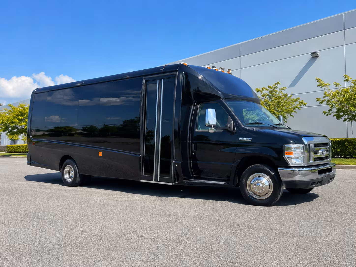 San Jose Winery Tour & Pub Crawl Transportation onboard seating